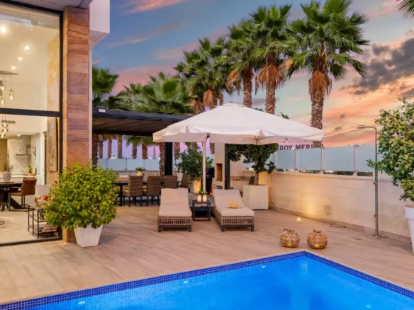 5-bedroom Villa In Orihuela Costa, Spain (180 M²)