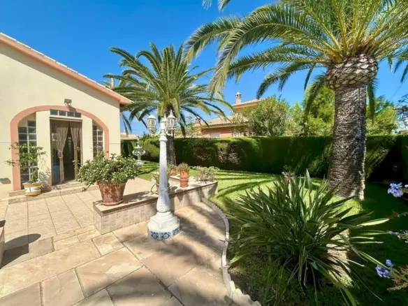 3-bedroom Villa In Orihuela Costa, Spain (141 M²)