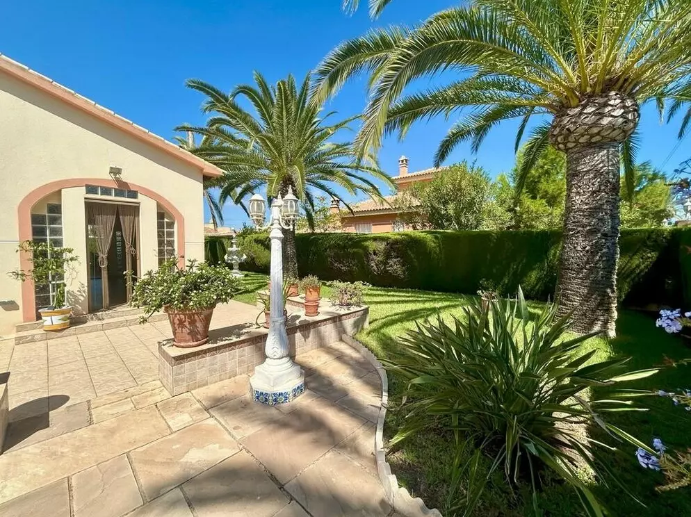 3-bedroom Villa In Orihuela Costa, Spain (141 M²)