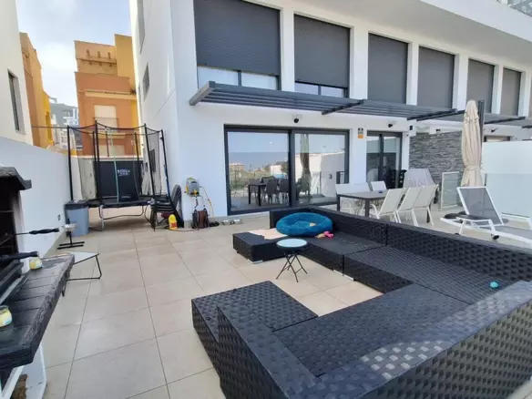 3-bedroom Apartment In Guardamar Del Segura, Spain (120 M²)