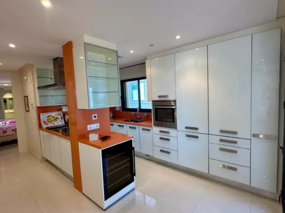 2-bedroom Apartment In Guardamar Del Segura, Spain (160 M²)