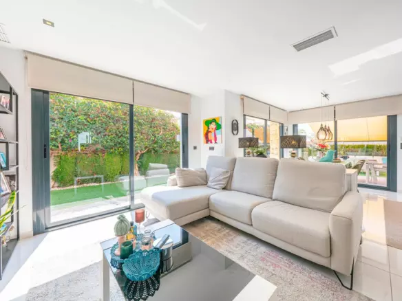 3-bedroom Villa In Rojales, Spain (136 M²)