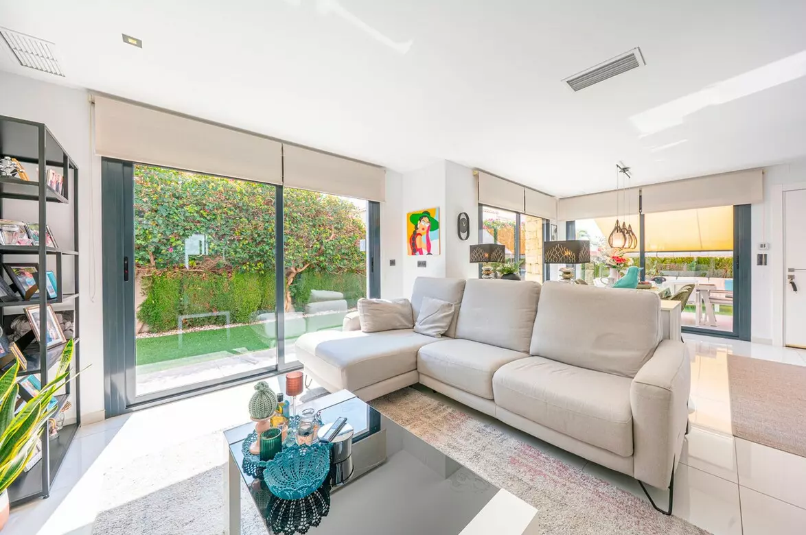 3-bedroom Villa In Rojales, Spain (136 M²)