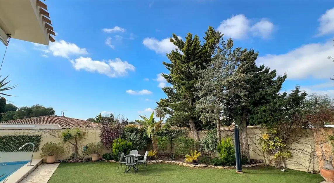 7-bedroom Villa In Orihuela Costa, Spain (450 M²)