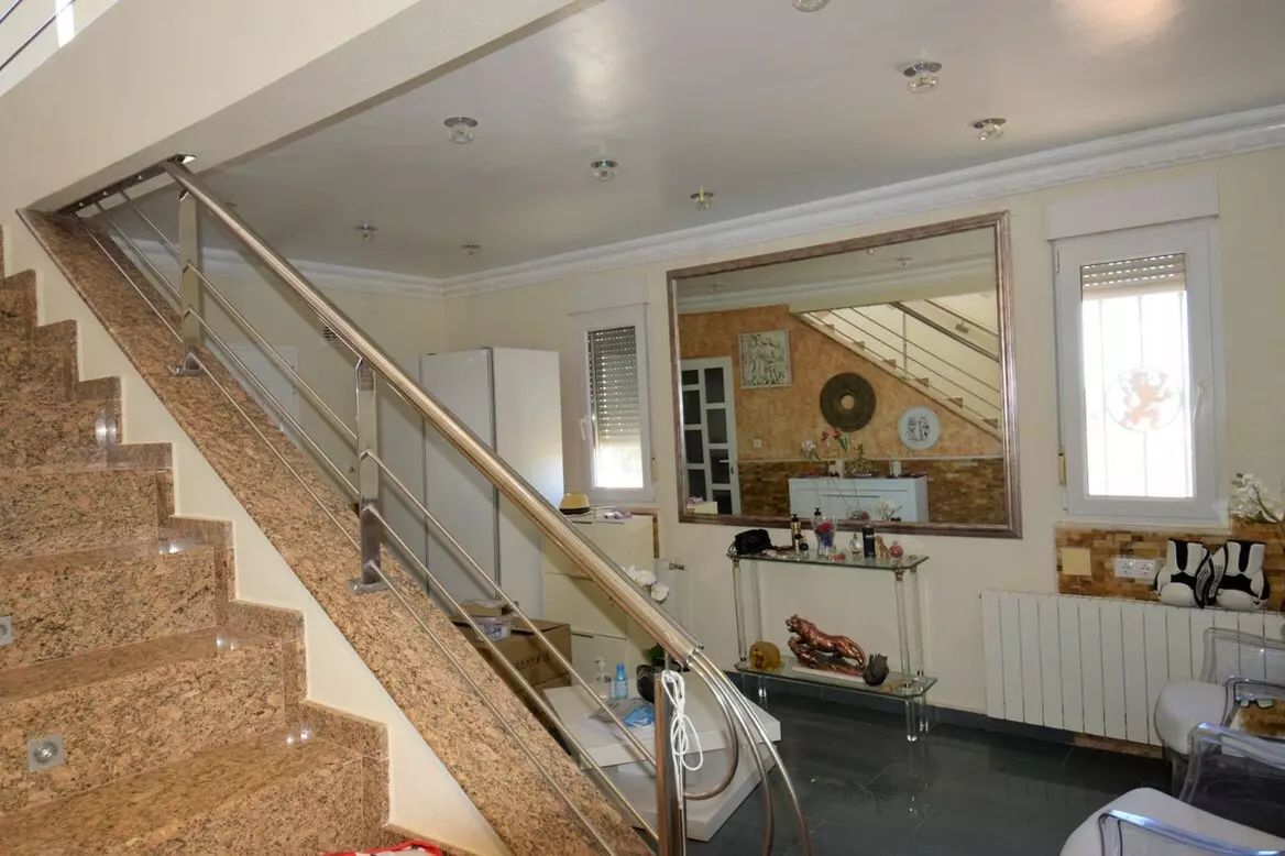 6-bedroom Villa In Guardamar Del Segura, Spain (450 M²)