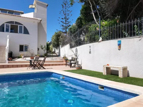 5-bedroom Villa In San Miguel De Salinas, Spain (557 M²)