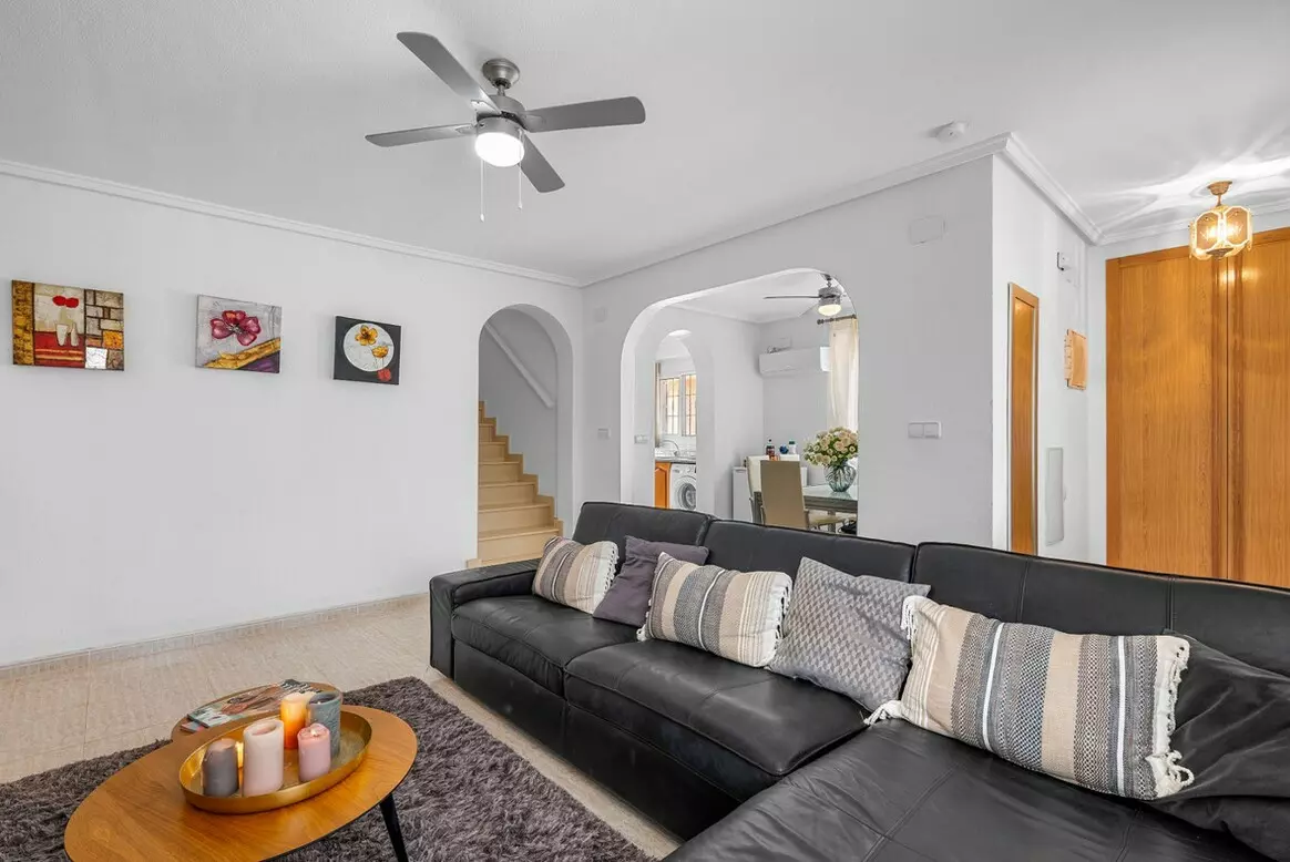 3-bedroom Villa In Santa Pola, Spain (195 M²)