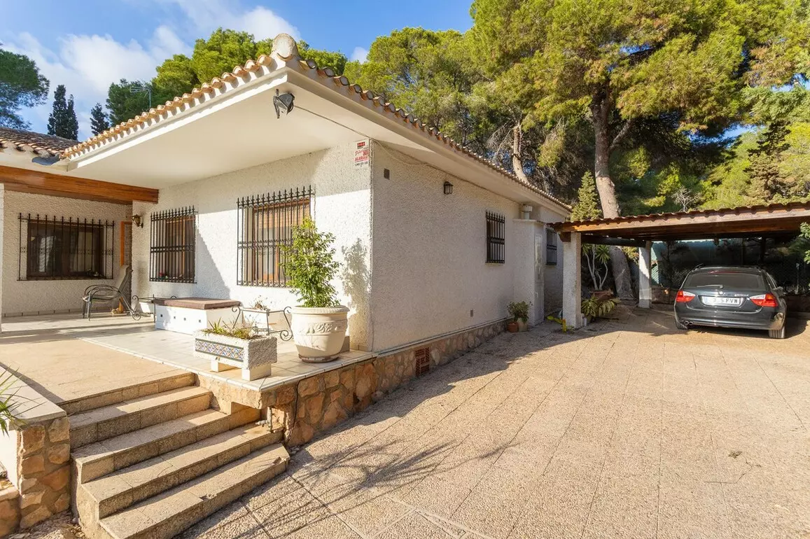6-bedroom Villa In Orihuela Costa, Spain (204 M²)