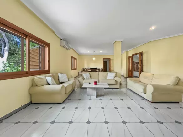7-bedroom Villa In Orihuela Costa, Spain (450 M²)