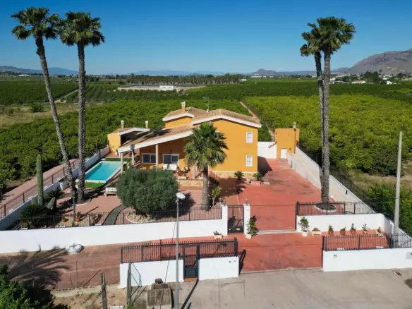4-bedroom Villa In Orihuela, Spain (1.000 M²)