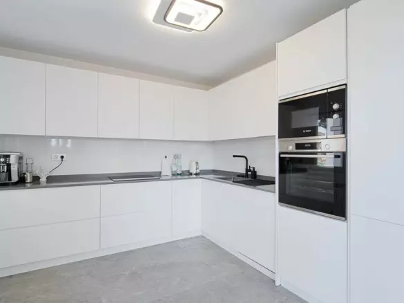 6-bedroom Villa In Torrevieja, Spain (286 M²)