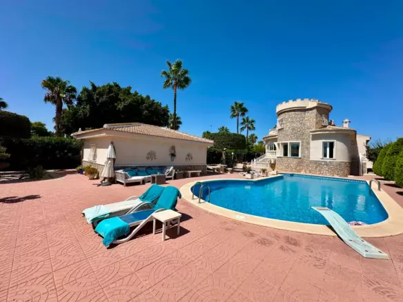 6-bedroom Villa In Rojales, Spain (405 M²)