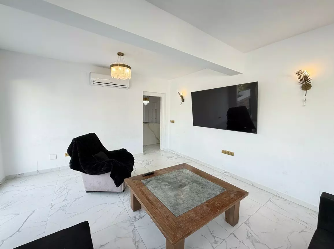 6-bedroom Villa In Orihuela Costa, Spain (240 M²)