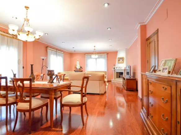 5-bedroom Villa In Orihuela, Spain (270 M²)