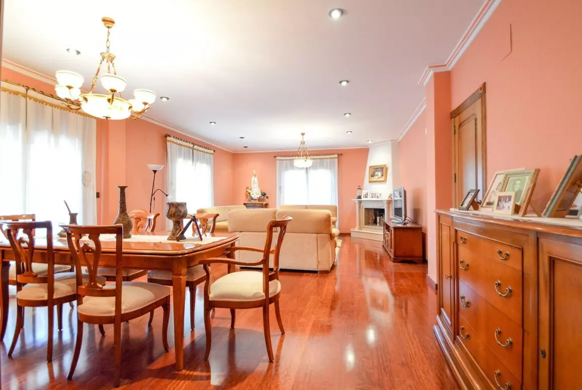 5-bedroom Villa In Orihuela, Spain (270 M²)