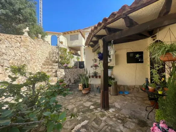 4-bedroom Villa In Algorfa, Spain (309 M²)