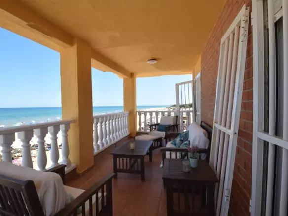 7-bedroom Villa In Guardamar Del Segura, Spain (266 M²)