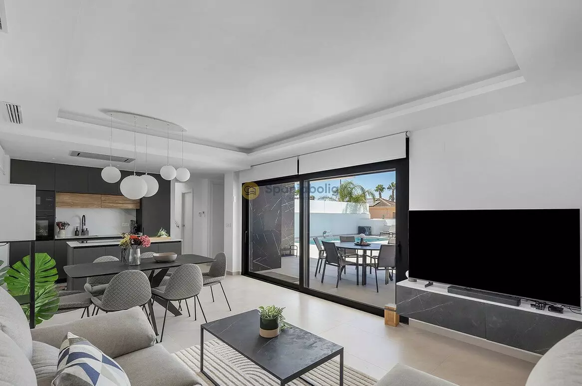 3-bedroom Villa In Rojales, Spain (129 M²)