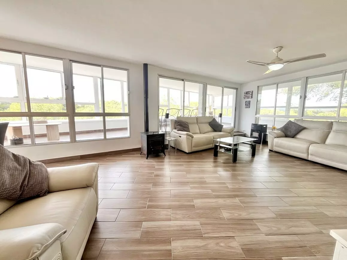 3-bedroom Villa In Pilar De La Horadada, Spain (217 M²)