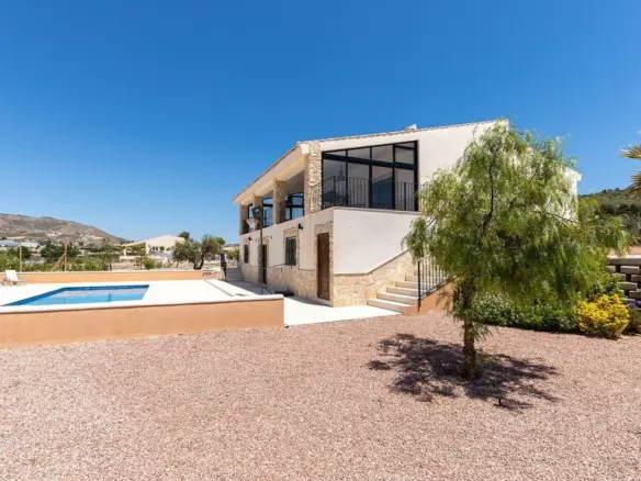 5-bedroom Villa In La Romana, Spain (180 M²)