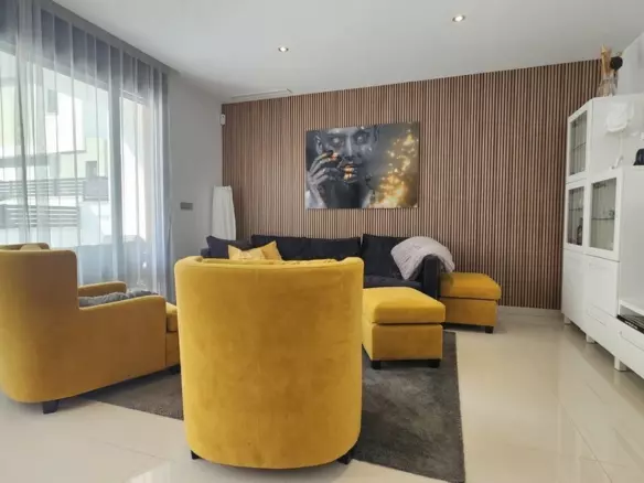 6-bedroom Villa In Orihuela Costa, Spain (208 M²)