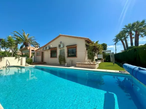 3-bedroom Villa In Orihuela Costa, Spain (141 M²)