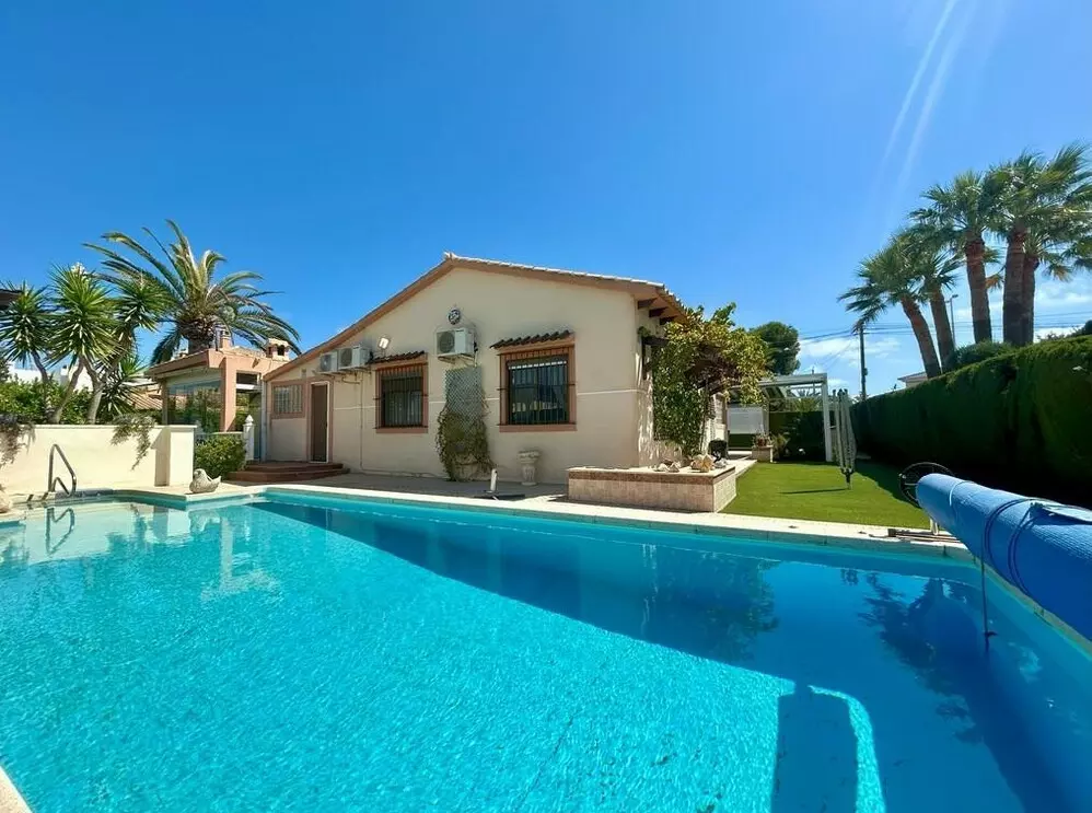 3-bedroom Villa In Orihuela Costa, Spain (141 M²)