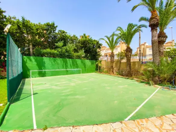 7-bedroom Villa In Orihuela Costa, Spain (430 M²)