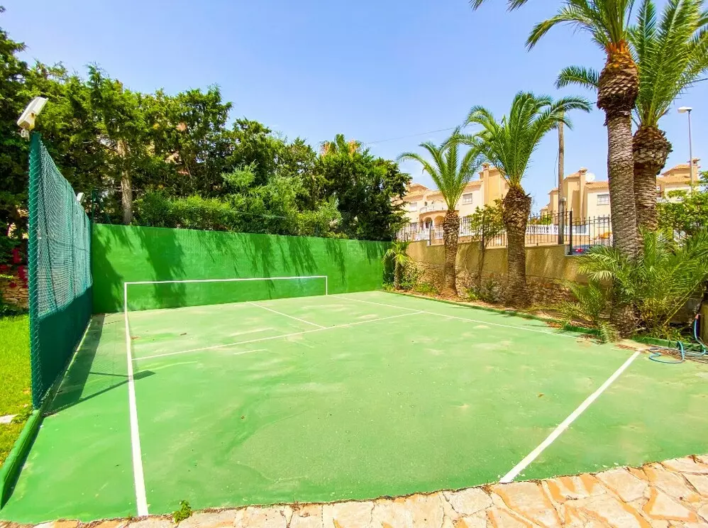 7-bedroom Villa In Orihuela Costa, Spain (430 M²)