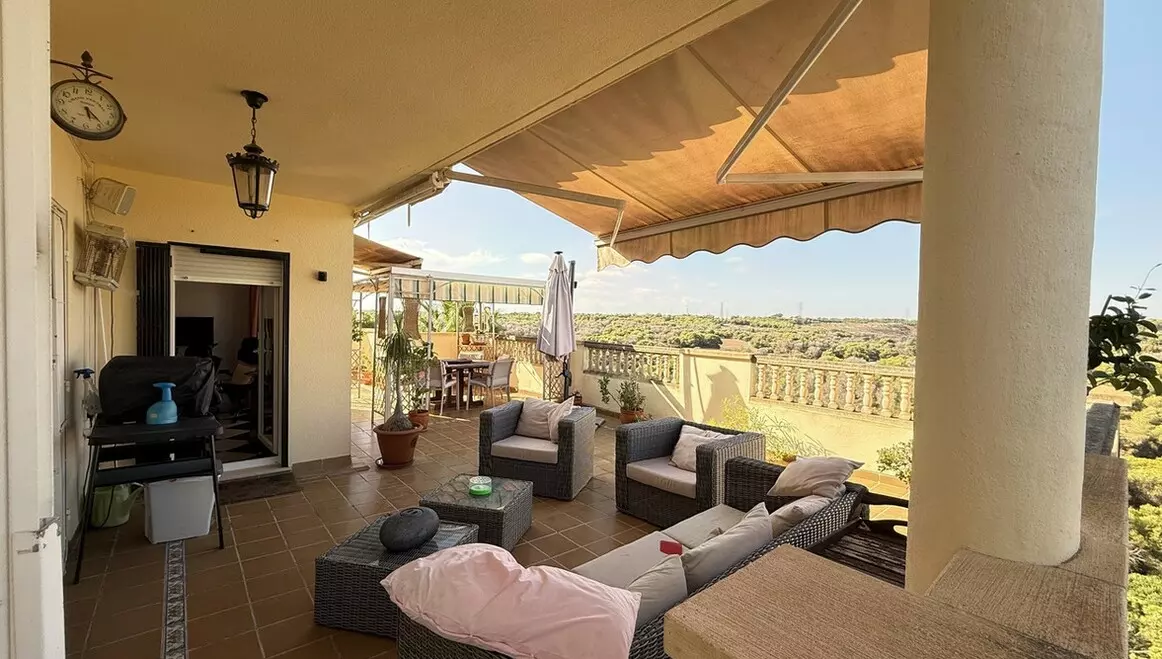 5-bedroom Villa In Orihuela Costa, Spain (214 M²)