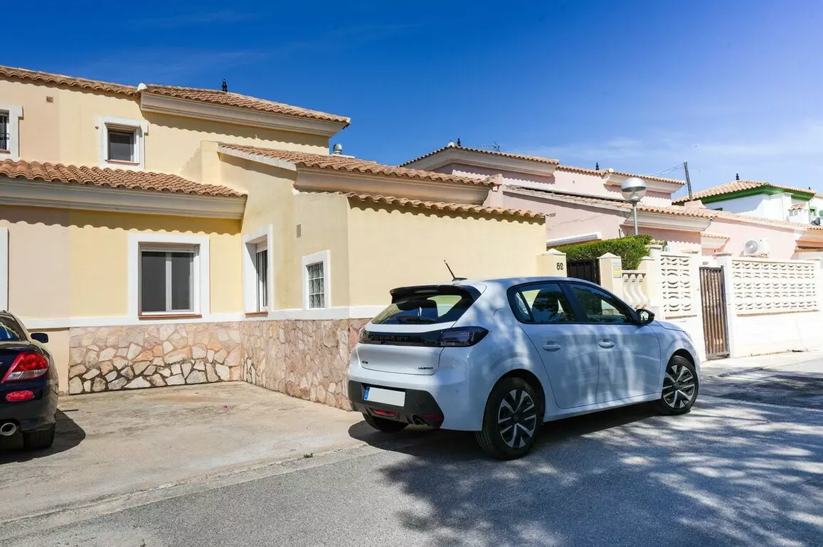 3-bedroom Semi In Alicante, Spain (105 M²)