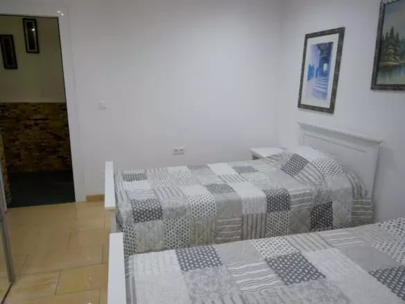 6-bedroom Villa In Guardamar Del Segura, Spain (450 M²)
