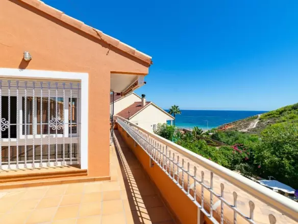 4-bedroom Villa In Orihuela Costa, Spain (487 M²)