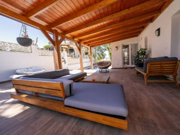 4-bedroom Villa In Pilar De La Horadada, Spain (168 M²)