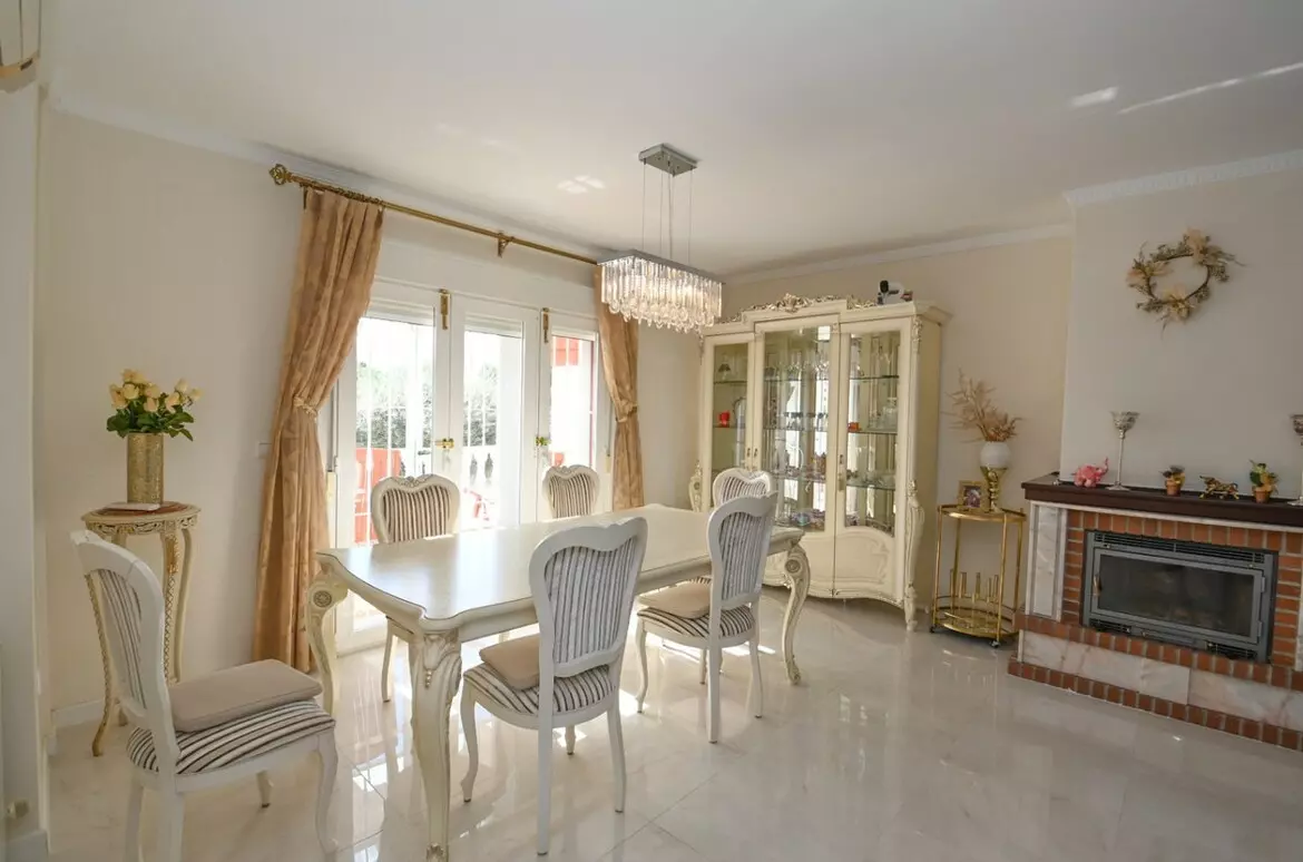 4-bedroom Villa In Orihuela Costa, Spain (234 M²)