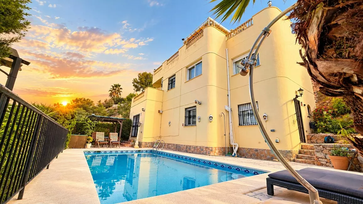 5-bedroom Villa In Orihuela Costa, Spain (220 M²)