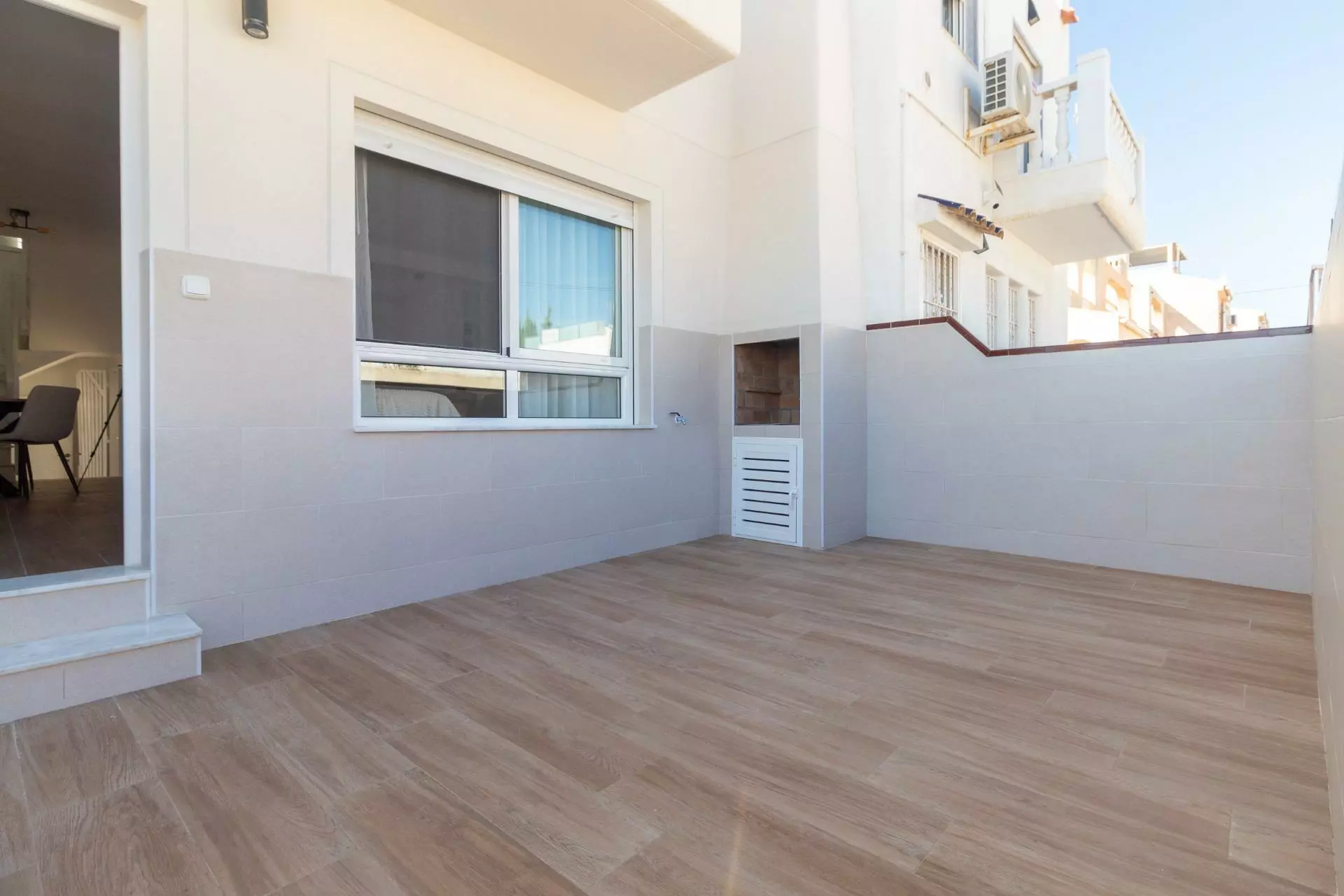 2-2-e0d24a 2-bedroom Townhouse In Torrevieja, Spain (80 M²)