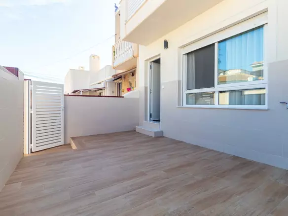 2-bedroom Townhouse In Torrevieja, Spain (80 M²)