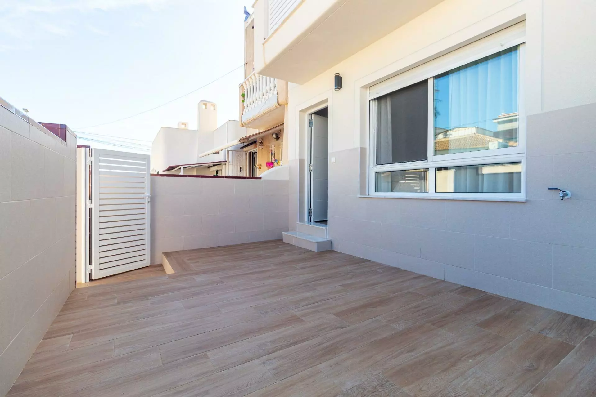 2-4-2a108d 2-bedroom Townhouse In Torrevieja, Spain (80 M²)