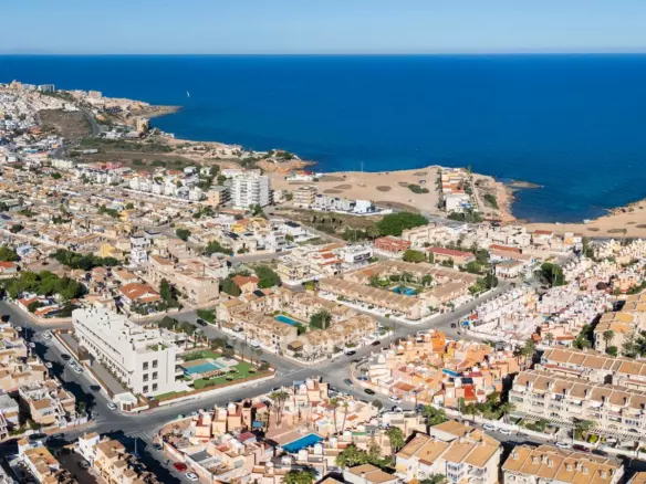 3-bedroom Apartment In Torrevieja, Spain (89 M²)