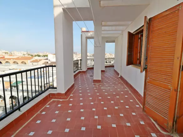 3-bedroom Penthouse In Torrevieja, Spain (95 M²)