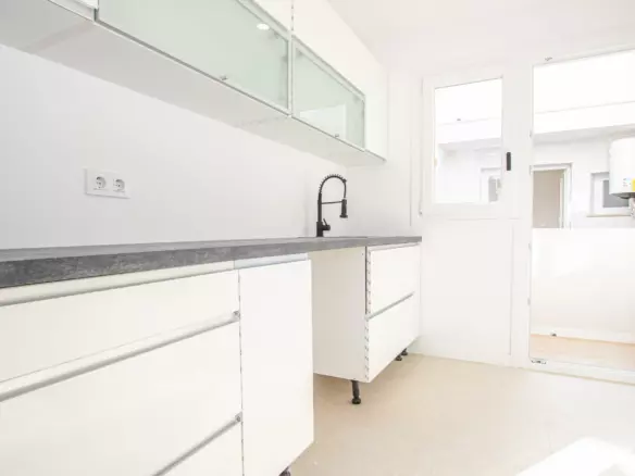 4-bedroom Apartment In Palma De Mallorca, Spain (110 M²)