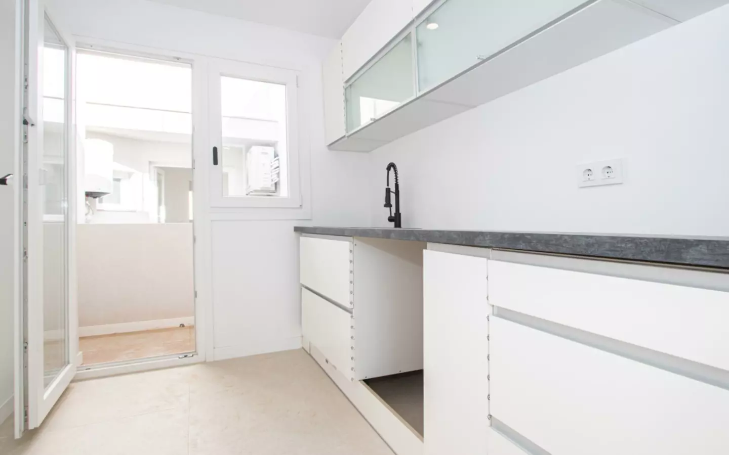3-bedroom Apartment In Palma De Mallorca, Spain (100 M²)