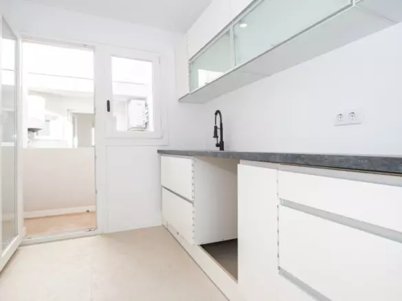 3-bedroom Apartment In Palma De Mallorca, Spain (100 M²)
