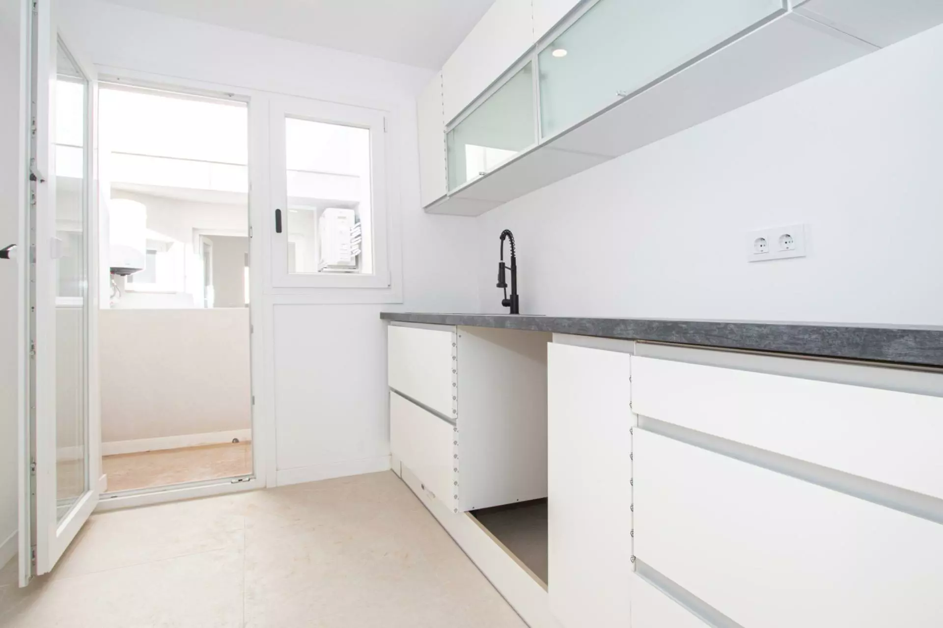 7-10-ee330a 3-bedroom Apartment In Palma De Mallorca, Spain (100 M²)