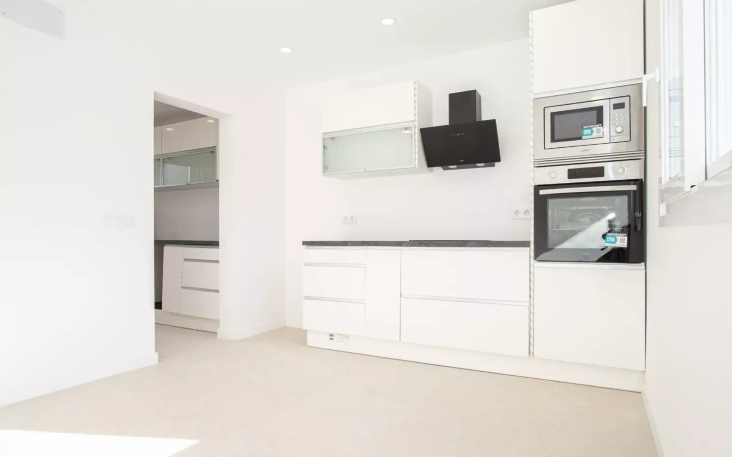 3-bedroom Apartment In Palma De Mallorca, Spain (100 M²)