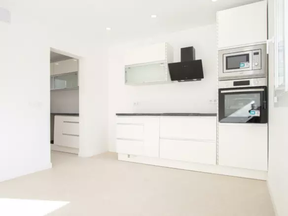 3-bedroom Apartment In Palma De Mallorca, Spain (100 M²)