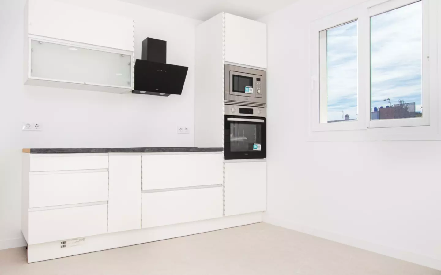 3-bedroom Apartment In Palma De Mallorca, Spain (100 M²)