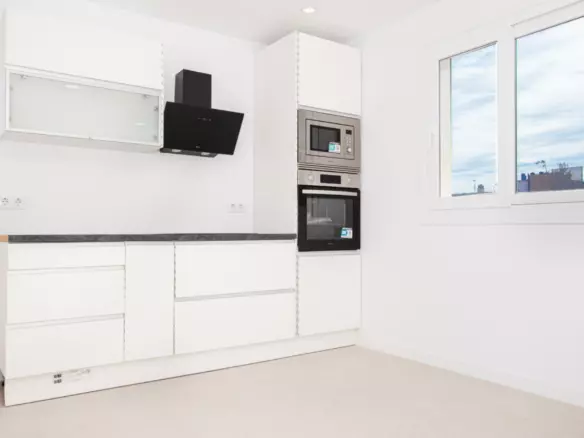 3-bedroom Apartment In Palma De Mallorca, Spain (100 M²)