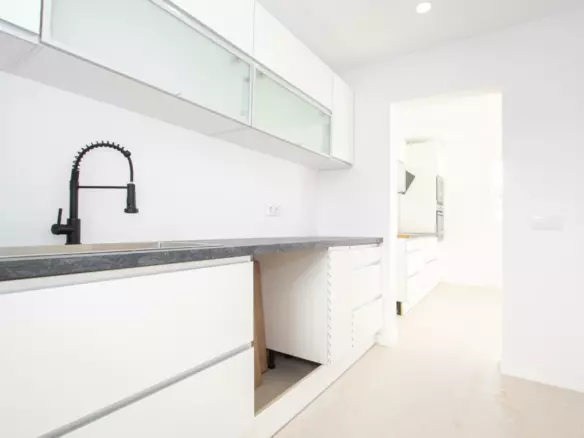 3-bedroom Apartment In Palma De Mallorca, Spain (100 M²)